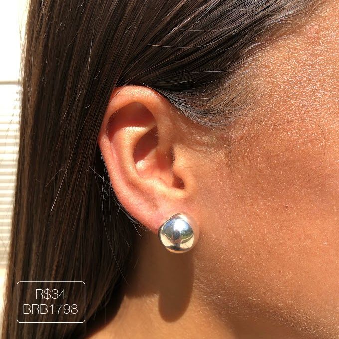 Brinco Bola G Liso Prateado. antigo